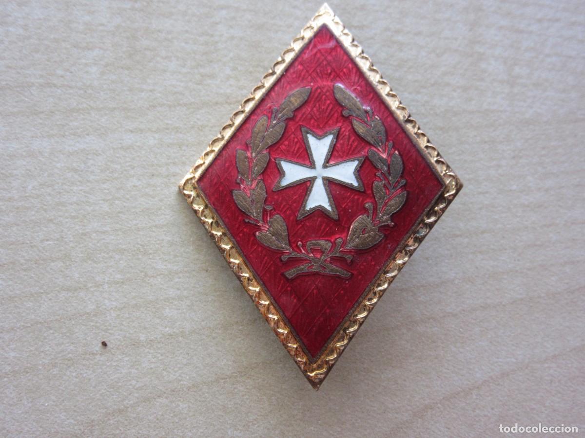 Militaria: Bonita insignia de rombo esmaltada antigua de Sanidad Militar Espa&ntilde;ola