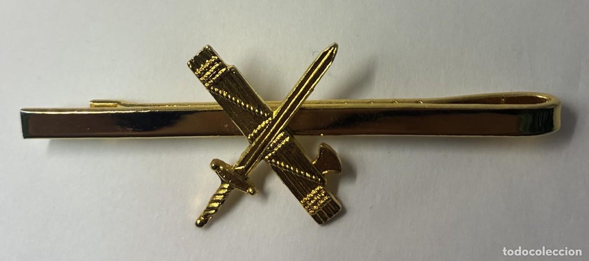 Militaria: PASADOR DE CORBATA &Oacute; PISOCORBATA DE LA GUARDIA CIVIL