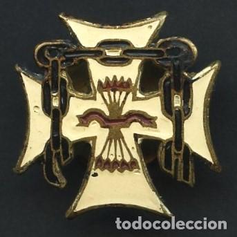 Militaria: POSGUERRA, INSIGNIA, HERMANDAD DE EX CAUTIVOS, GRABADOR: GICAR