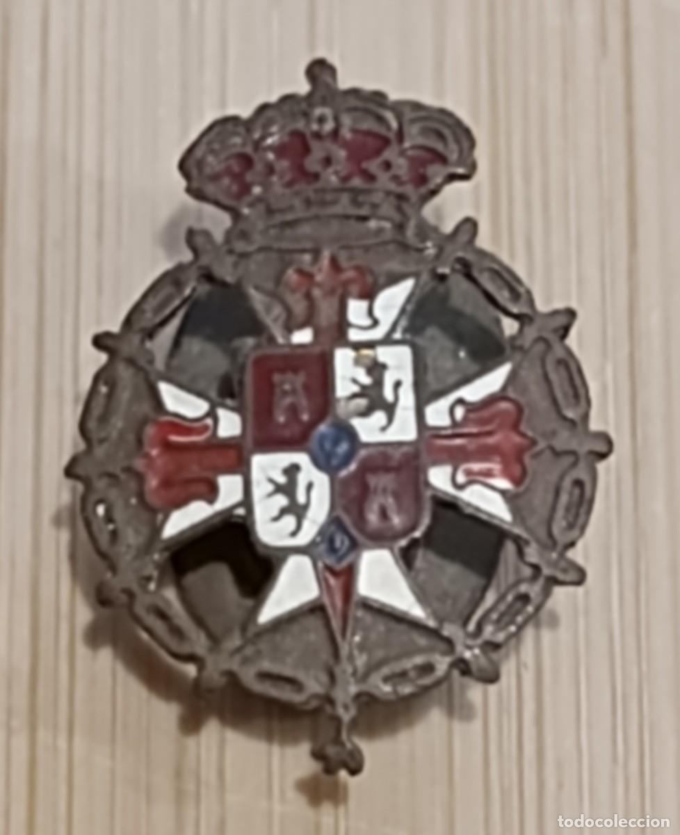 Militaria: Distintivo de Ojal Solapa Cruz al M&eacute;rito Militar Distintivo Blanco Esmaltado