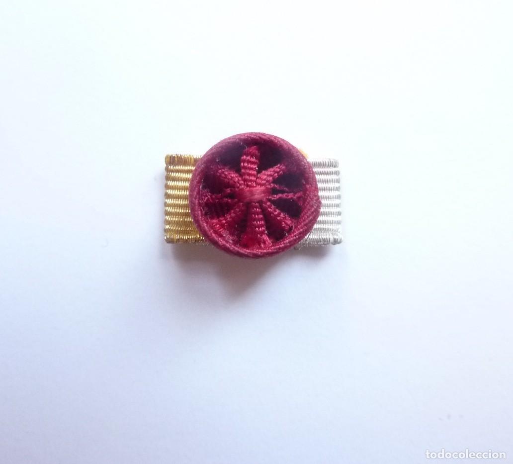 Militaria: Roseta ojal - Insignia Comendador Orden Le&oacute;n de Finlandia - Roset&oacute;n solapa gran oficial Legi&oacute;n honor