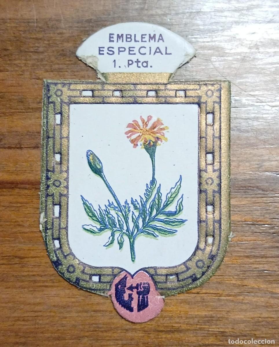 Militaria: Emblema auxilio social, especial 1 pts, serie L, N&ordm; 9, CLAVEL DE INDIA.