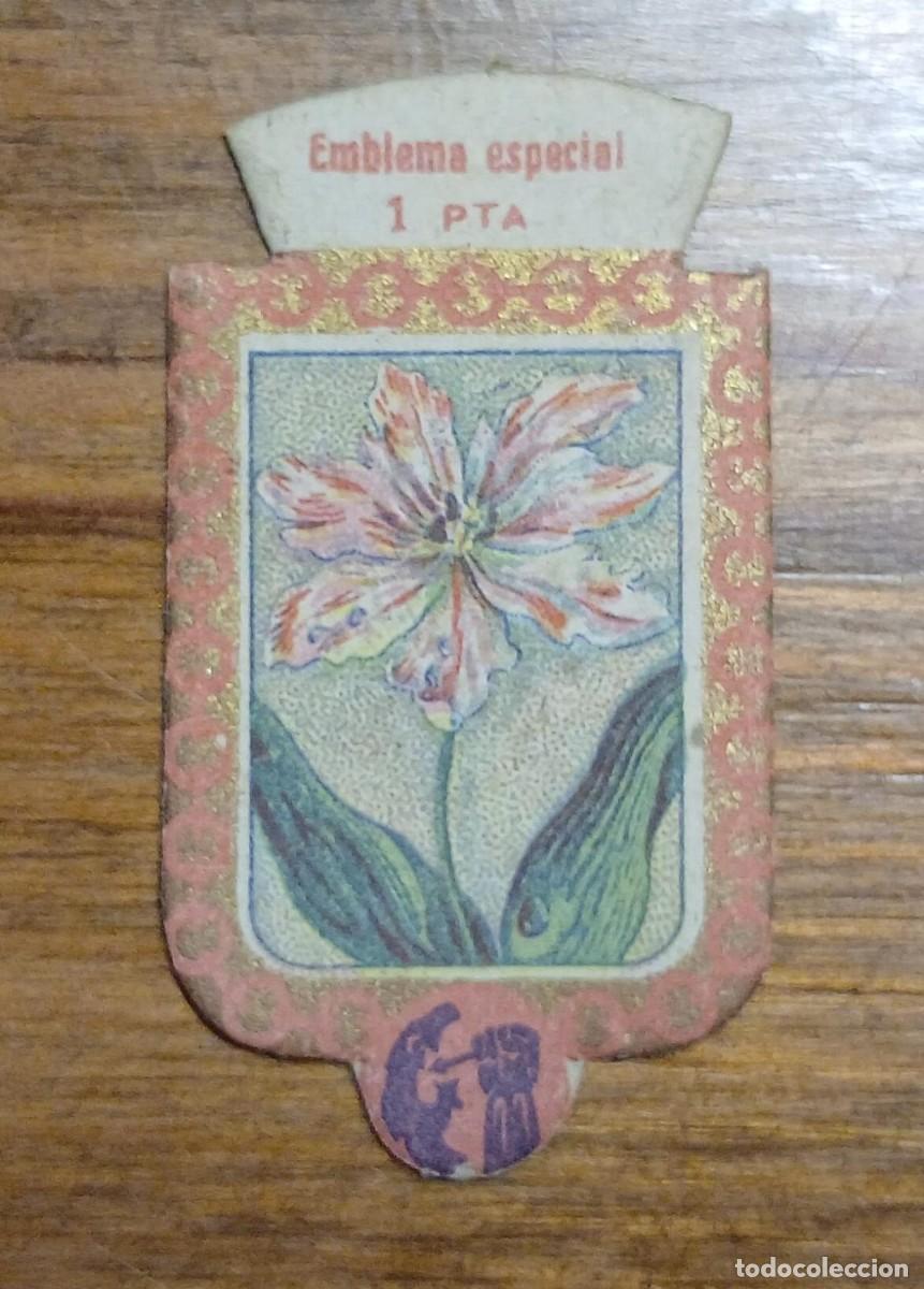 Militaria: Emblema auxilio social, especial 1 pts, serie L, N&ordm; 5, LIRIO.