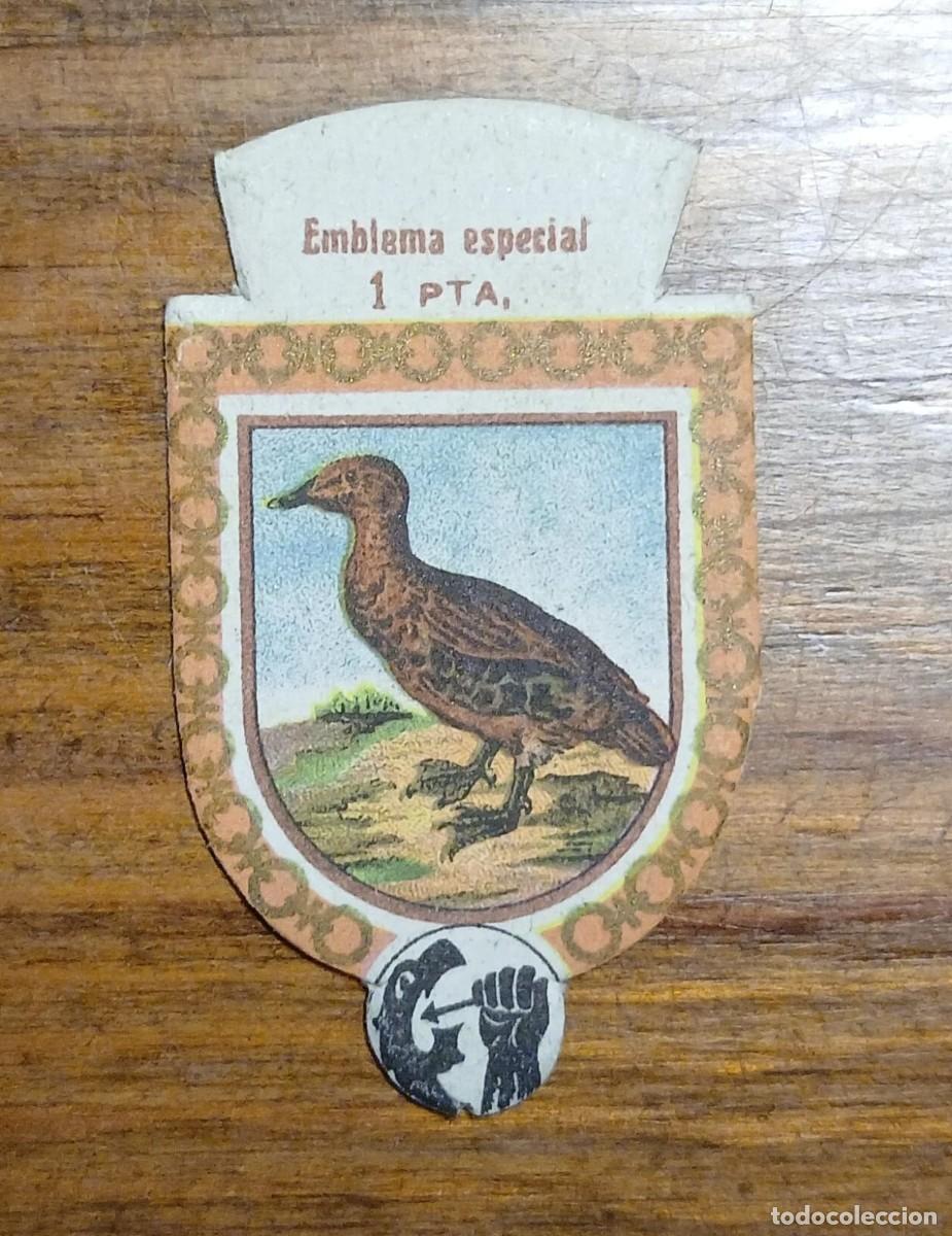 Militaria: Emblema auxilio social, especial 1 pts, serie P, N&ordm; 8, GANSO DEL NORTE.