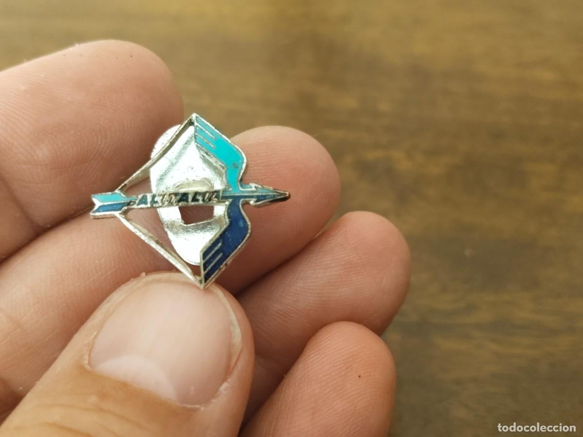 Militaria: Insignia de ojal de Alitalia. Aviaci&oacute;n Italiana.