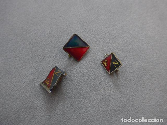 Militaria: Lote de 3 antiguas insignias originales de partido Fuerza Nueva, transicion politica extrema derecha