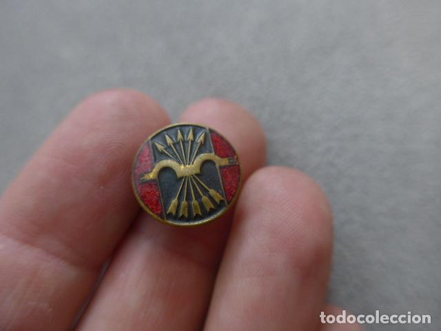 Militaria: Antigua insignia de Falange, original de guerra civil