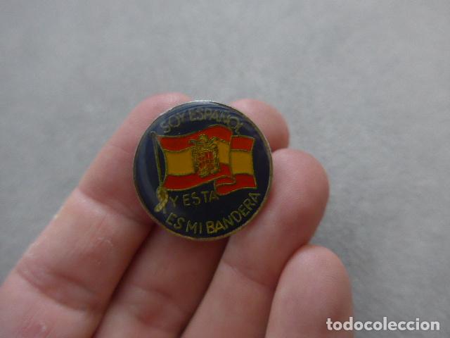 Militaria: Antigua insignia politica de la transicion, escudo franquista, extrema derecha, soy espa&ntilde;ol.