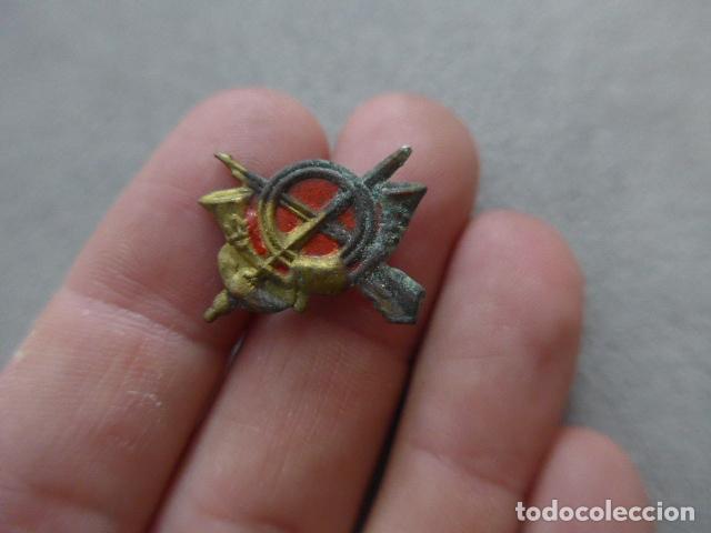 Militaria: Antigua insignia de infanteria republicana, original de guerra civil.