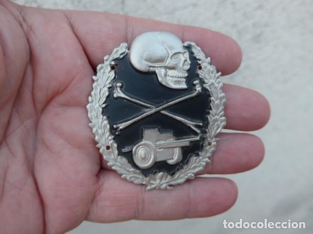 Militaria: ANTIGUO EMBLEMA CA&Ntilde;ON CONTRACARROS ANTITANQUES DIVISION AZUL ANTICARROS - ORIGINAL