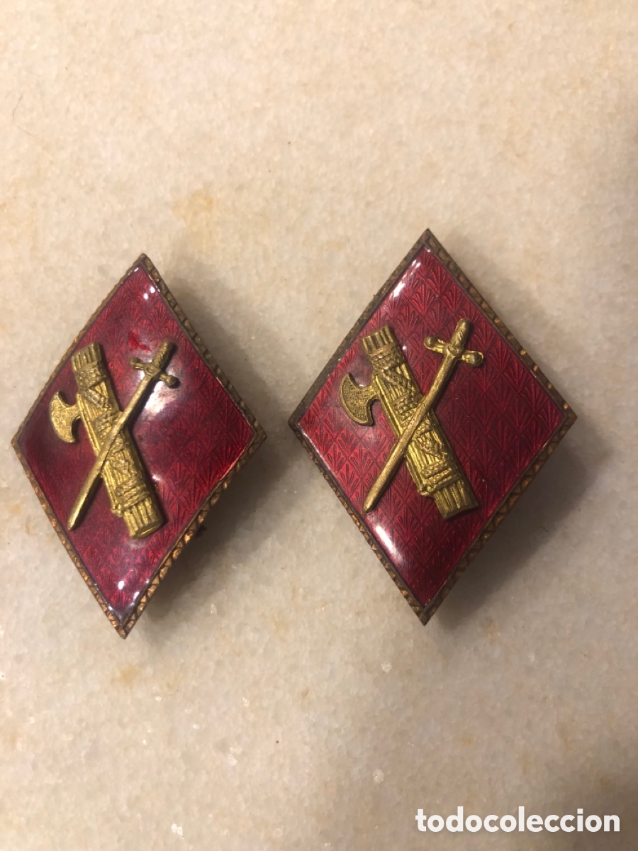 Militaria: ANTIGUA PAREJA DE INSIGNIAS MILITARES DE ROMBO DE LA GUARDIA CIVIL A&Ntilde;OS 60 EPOCA DE FRANCO
