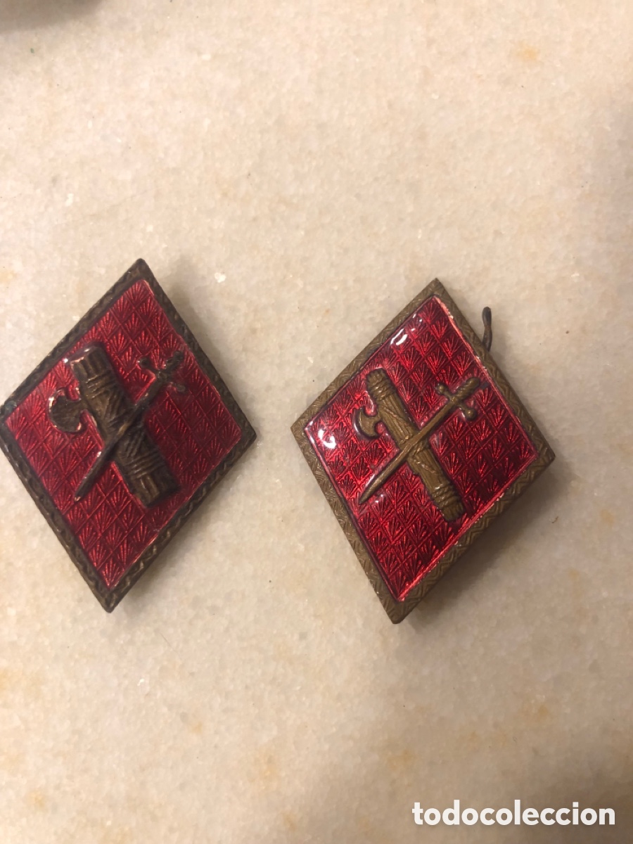 Militaria: ANTIGUA PAREJA DE INSIGNIAS MILITARES DE ROMBO DE LA GUARDIA CIVIL A&Ntilde;OS 60 EPOCA DE FRANCO