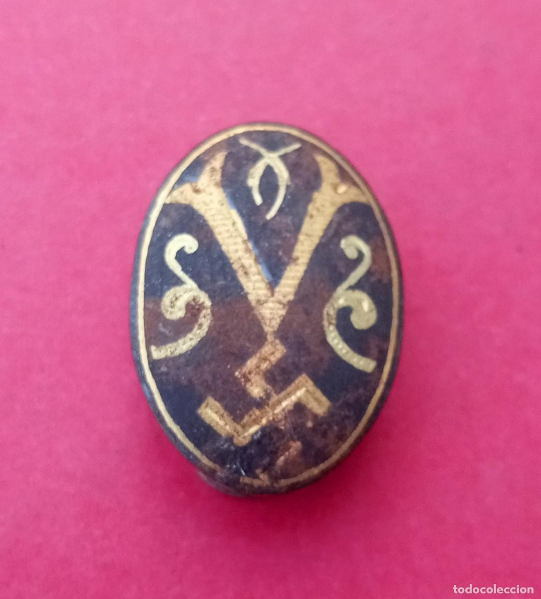 Militaria: Insignia Antigua Virtor y Esv&aacute;stica. Muy Rara.