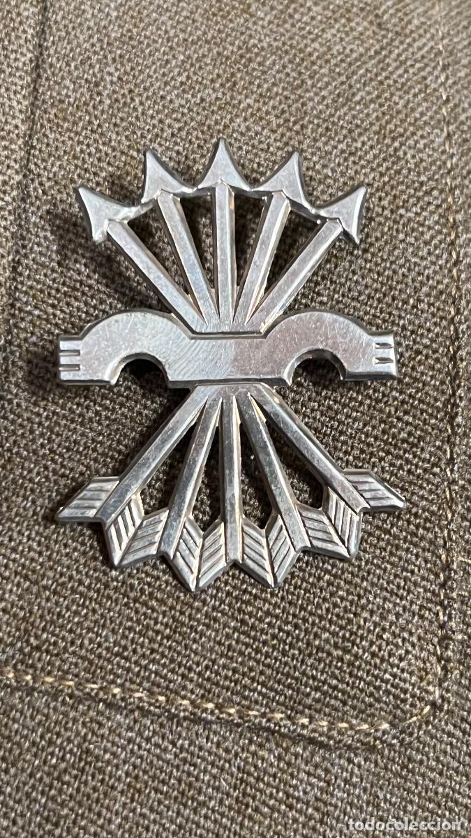 Militaria: Pin insignia falange Franco yugo y flechas 4,5cms