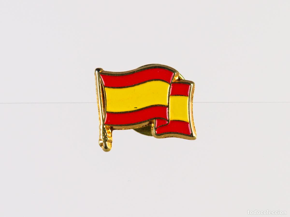 Militaria: Pin Bandera Espa&ntilde;a metal dorado esmalte segunda mitad S XX