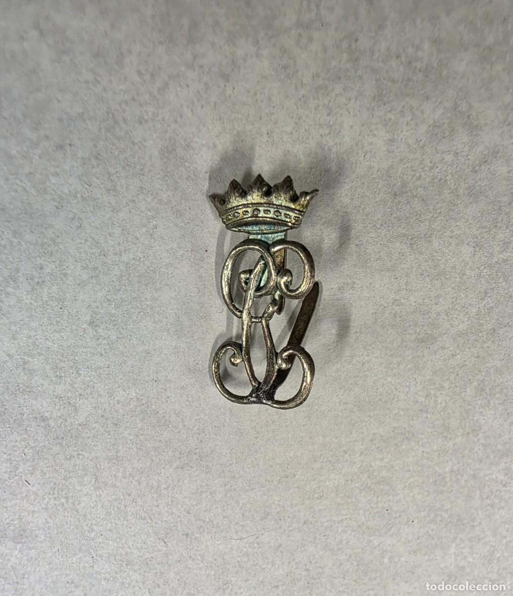 Militaria: Antigua insignia de cuello / gorrillo de la Guardia Civil