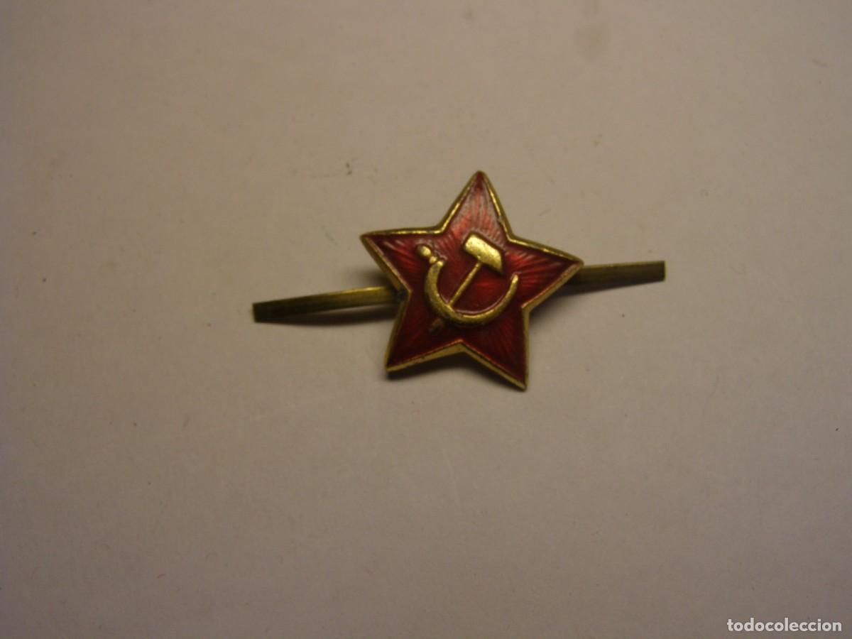 Militaria: Insignia sovi&eacute;tica comunista de gorra, a&ntilde;os 60-70.
