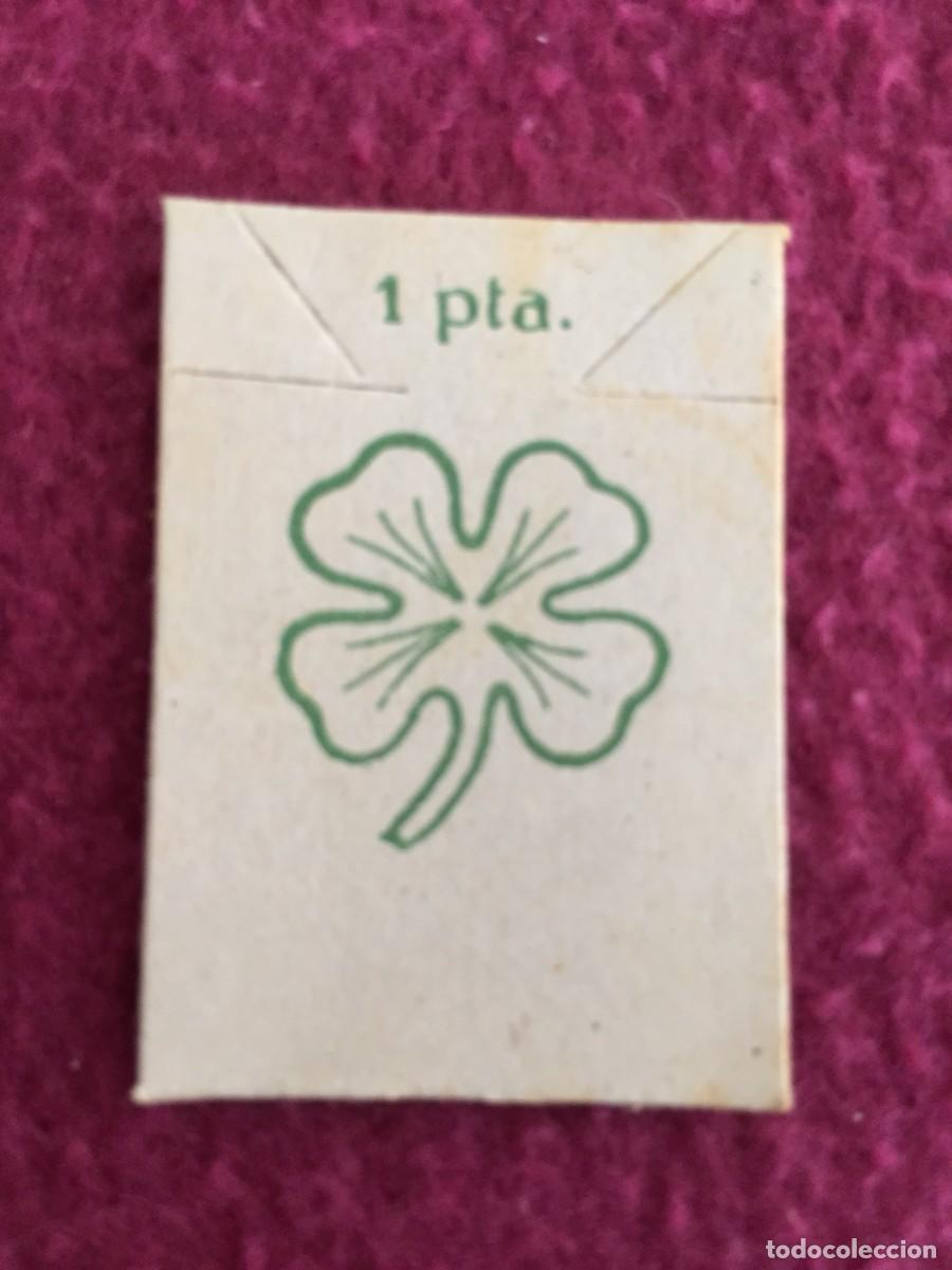 Militaria: Emblema auxilio social, 1 pta --- Tr&eacute;bol Verde