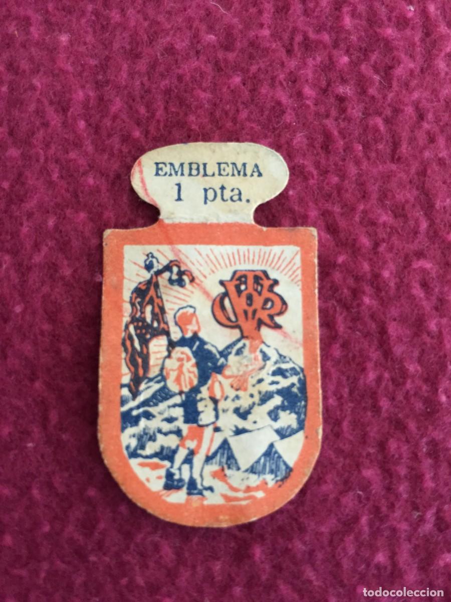 Militaria: EMBLEMA DE AUXILIO SOCIAL.-1 PTA- CAMPAMENTOS DE VERANO DEL FRENTE DE JUVENTUDES , ORIGINAL
