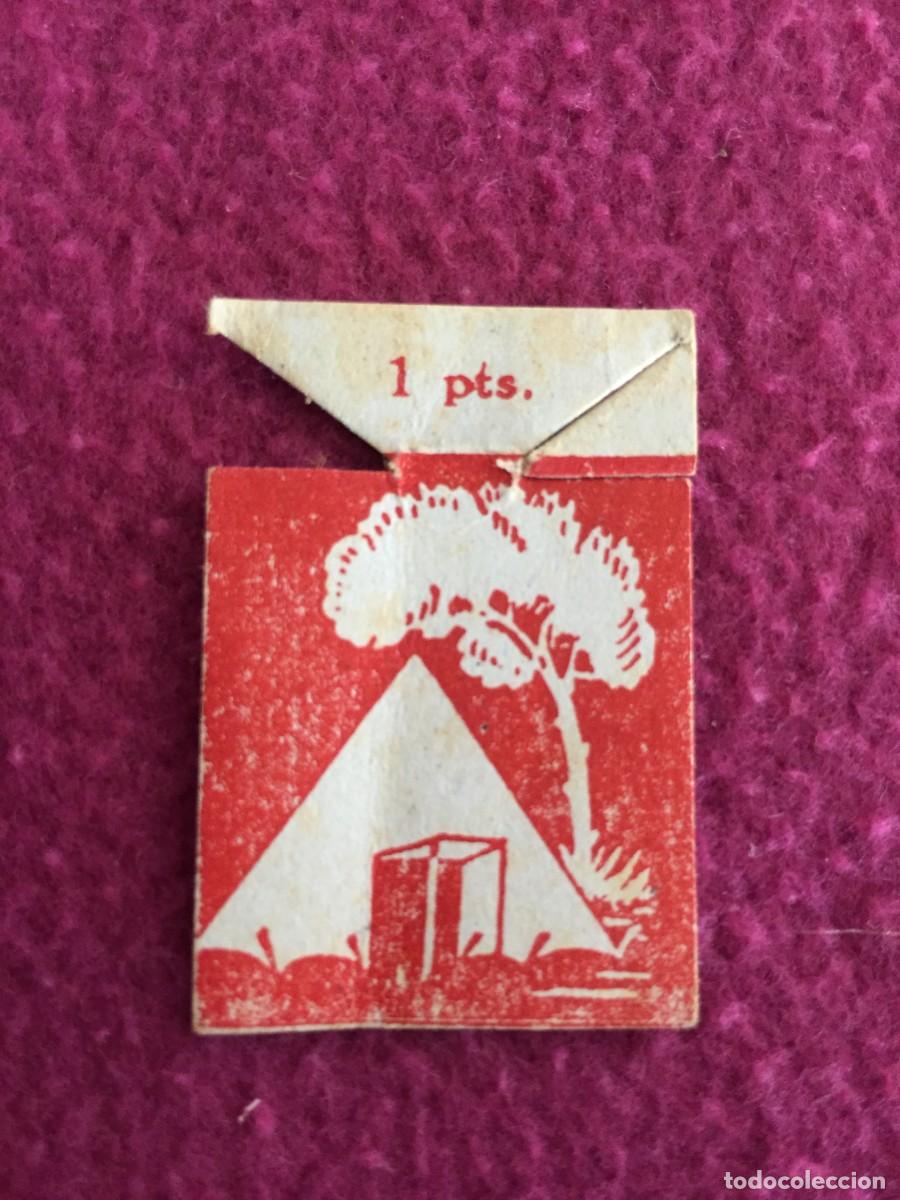 Militaria: Emblema auxilio social, 1 pta. Tienda de campa&ntilde;a y &aacute;rbol, rojo