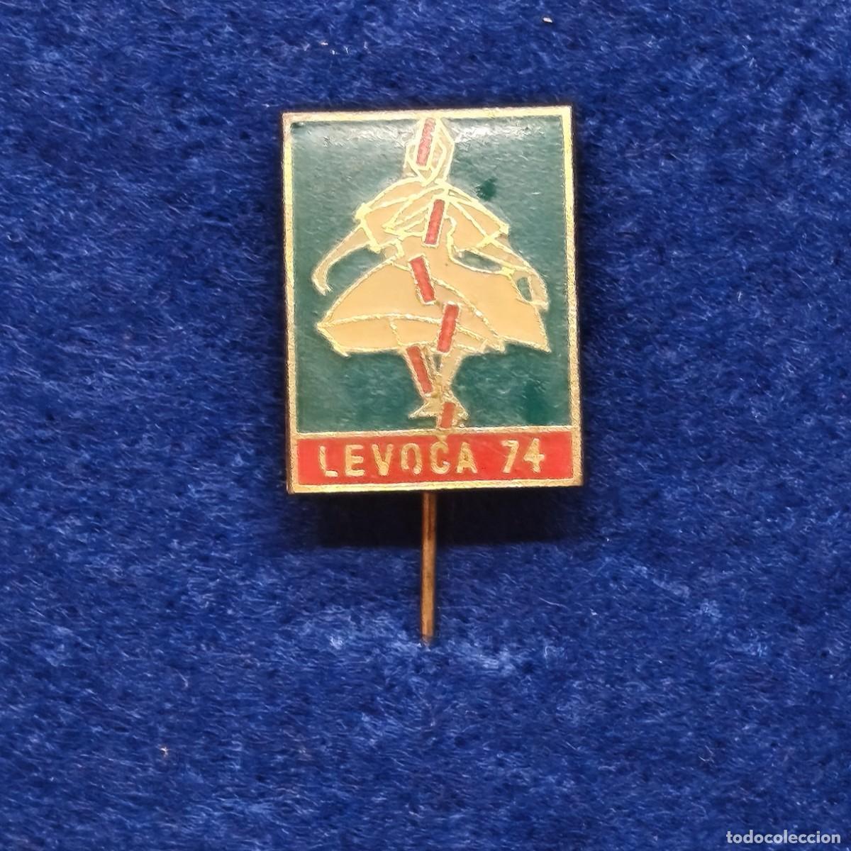 Militaria: INSIGNIA DE FESTIVAL DE DANZA LEVOCA 74. CHECOSLOVAQUIA - EPOCA SOVIETICA