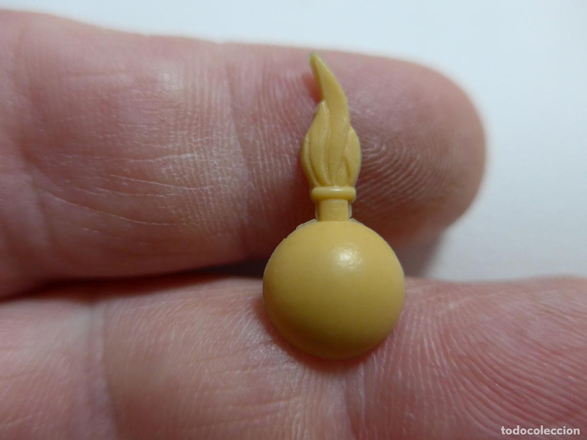 Militaria: INSIGNIA DE PLASTICO ARTILLERIA ESPA&Ntilde;OLA