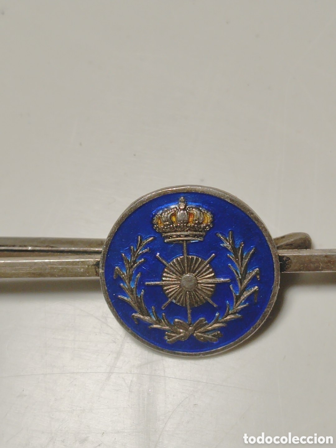 Militaria: Pisacorbatas militar del Cuerpo de Intendencia. En plata de ley, contraste 925. A&ntilde;os 70