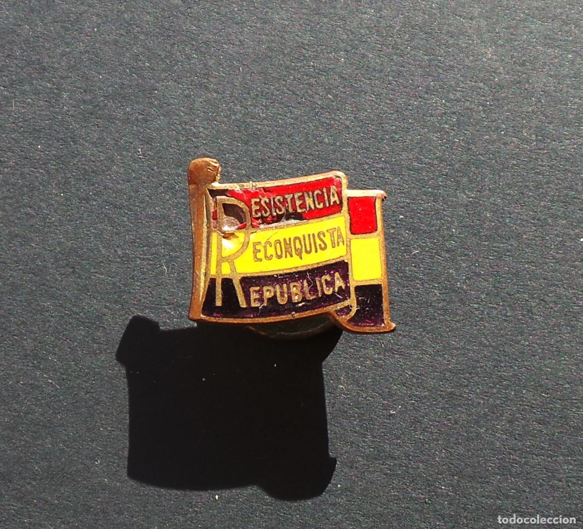 Militaria: INSIGNIA REP&Uacute;BLICA, CONOCIDA TRADICIONALMENTE COMO EL PIN DEL EXILIO REPUBLICANO O PIN DE LAS TRES R