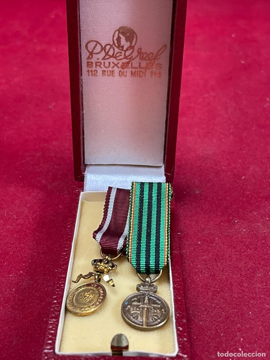 Militaria: 2 miniaturas medallas B&eacute;lgica Orden Corona y Prisionero Guerra 1940-45 De Greef