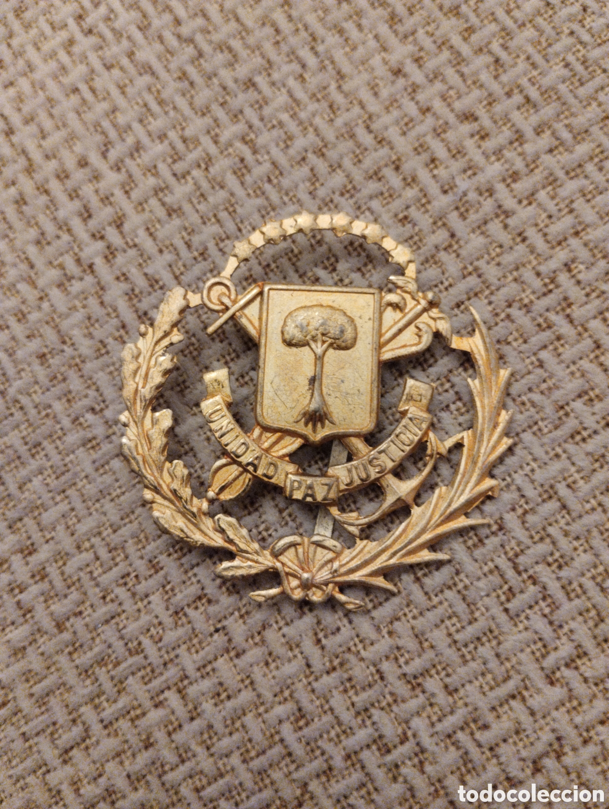 Militaria: Emblema gorra policia Guinea Ecuatorial