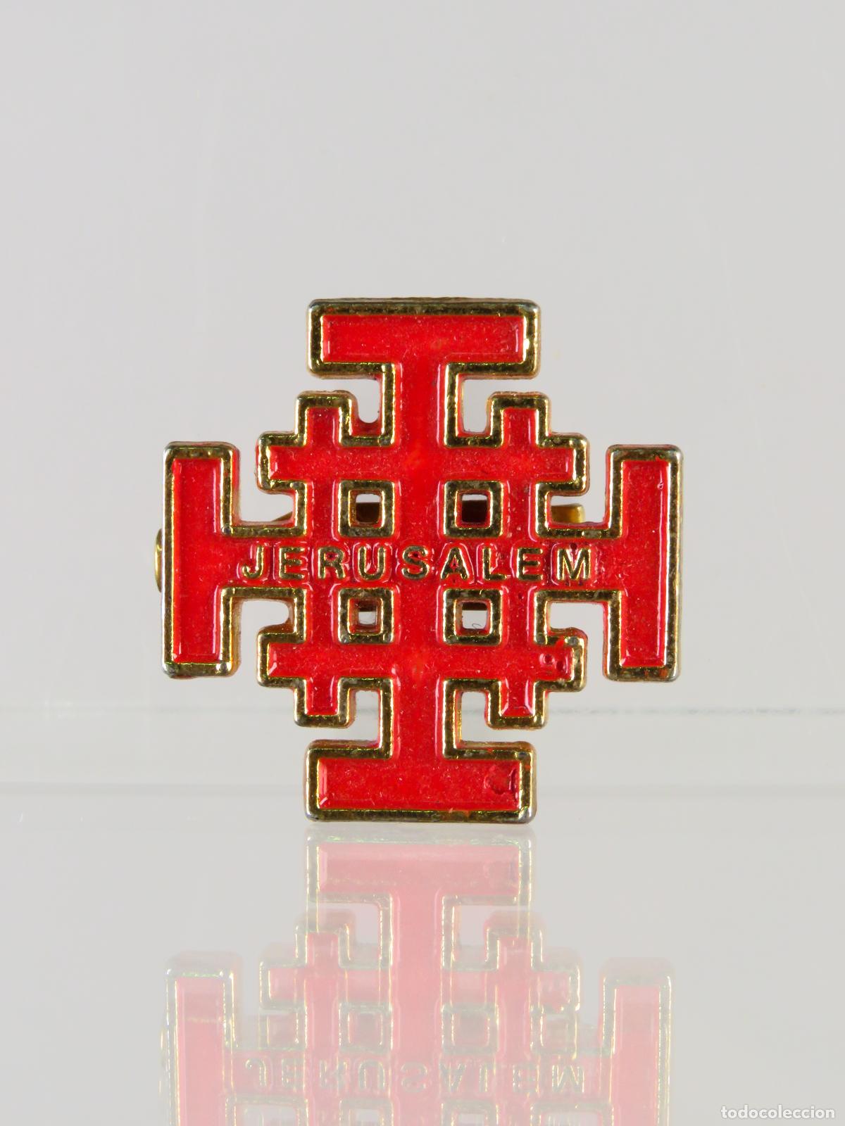 Militaria: Insignia alfiler Cruz Jerusalem Orden Santo Sepulcro metal dorado esmalte primera mitad S XX