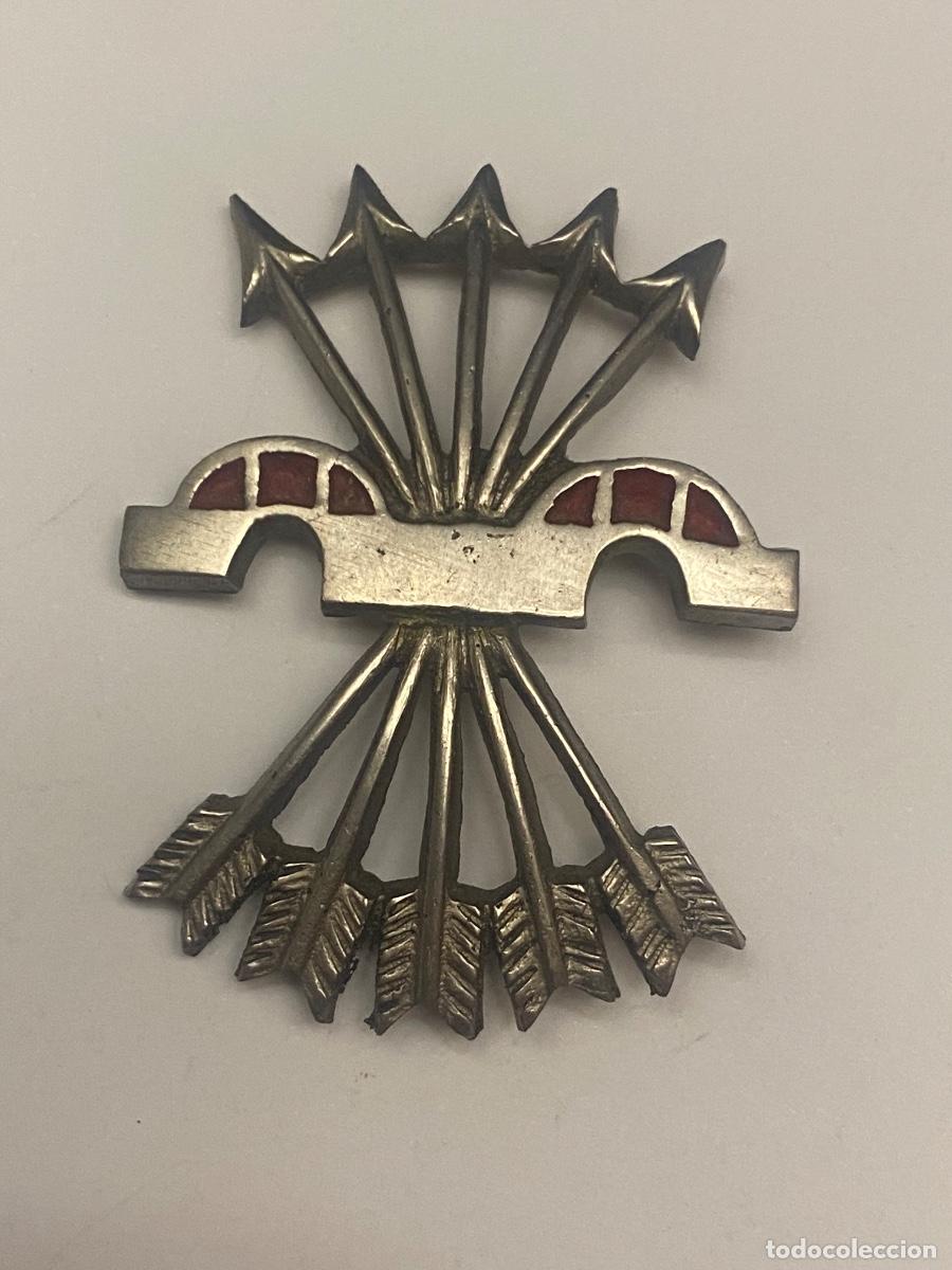 Militaria: Insignia Falange, modelo Buades, Divisi&oacute;n Azul.