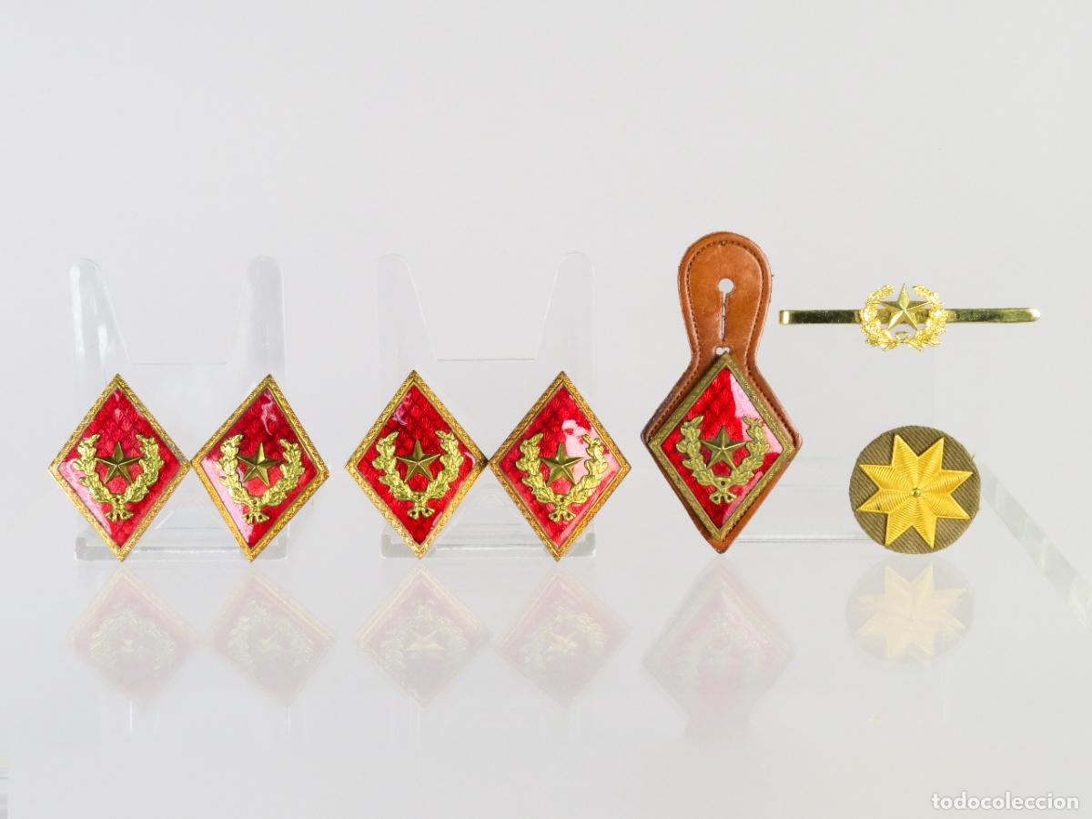 Militaria: Lote uniforme militar Estado Mayor rombos pepito pisacorbatas insignia &eacute;poca Franco