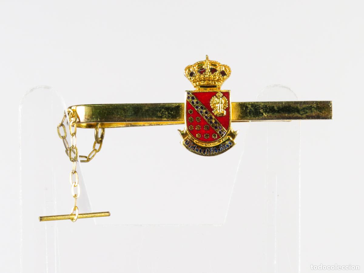 Militaria: Pisacorbatas Academia Auxiliar Militar metal dorado esmalte