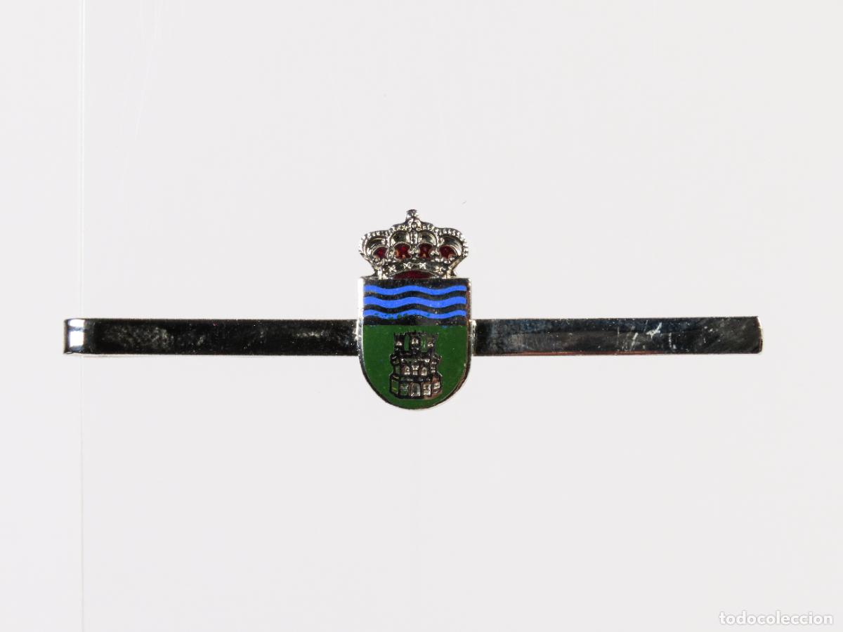 Militaria: Pisacorbatas Escudo Regi&oacute;n Militar Pirenaica metal dorado esmalte segunda mitad S XX