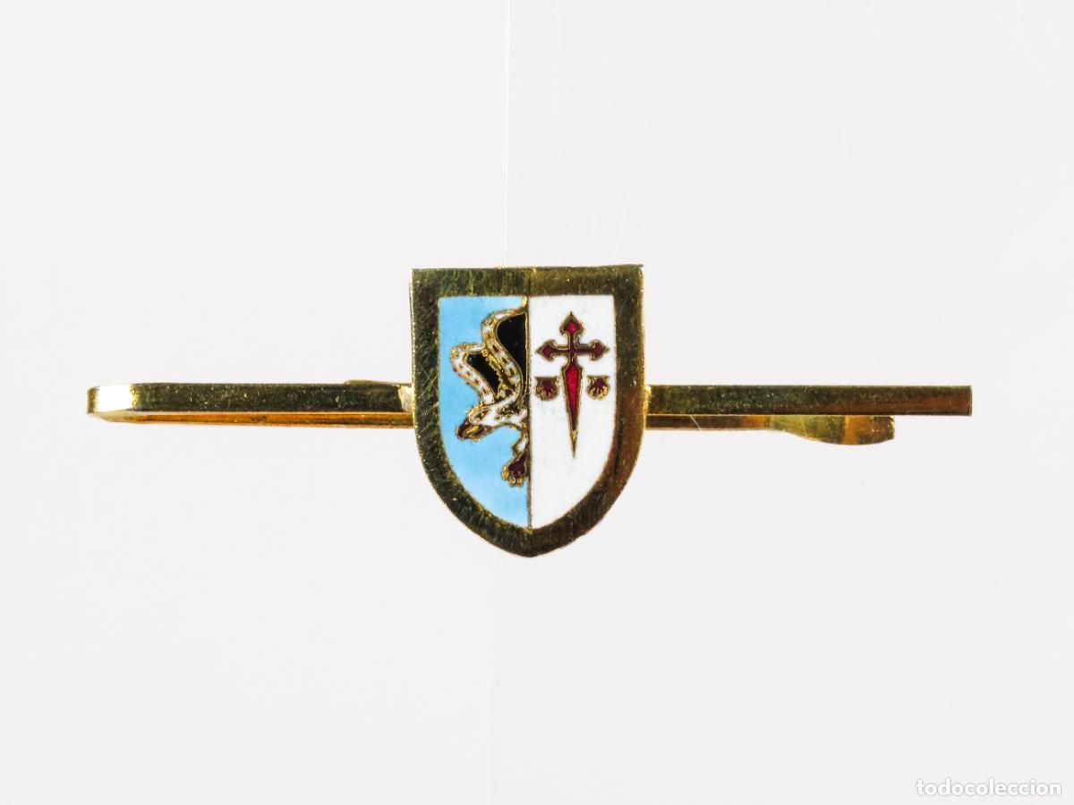 Militaria: Pisacorbatas Escudo Brigada Infanter&iacute;a Aerotransportable Galicia metal dorado esmalte 2 mitad S XX