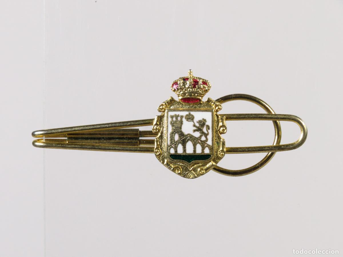 Militaria: Pisacorbatas Escudo Regi&oacute;n Espa&ntilde;a metal dorado esmalte primera mitad S XX