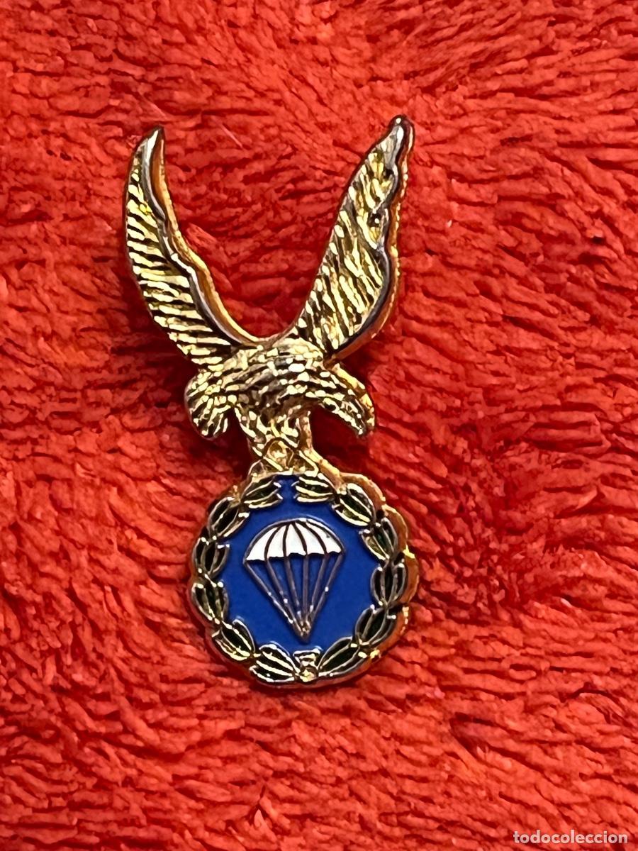Militaria: Pin del &aacute;guila paracaidista de la BRIPAC (Brigada Paracaidista del Ej&eacute;rcito de Tierra de Espa&ntilde;a)