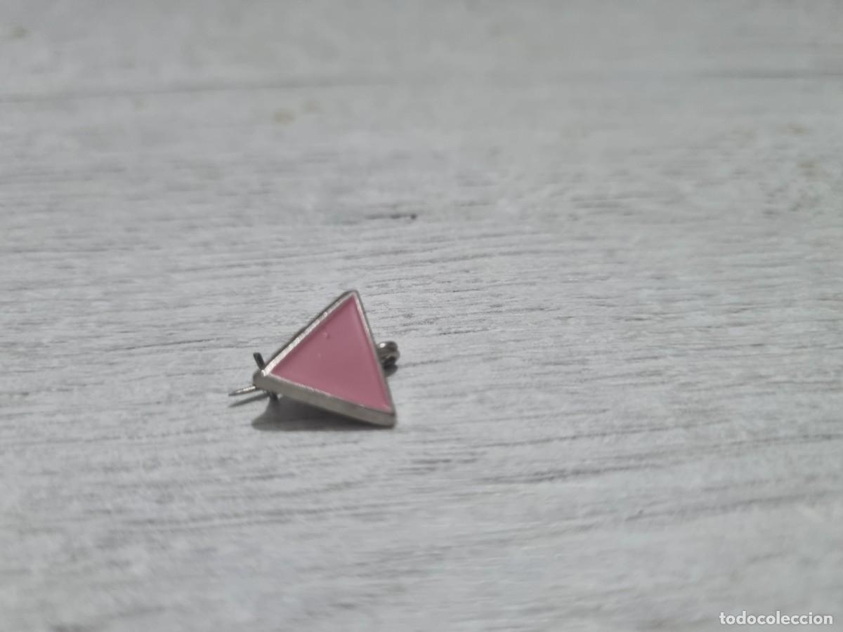 Militaria: Insignia tri&aacute;ngulo Rosa orgullo LGTBTG