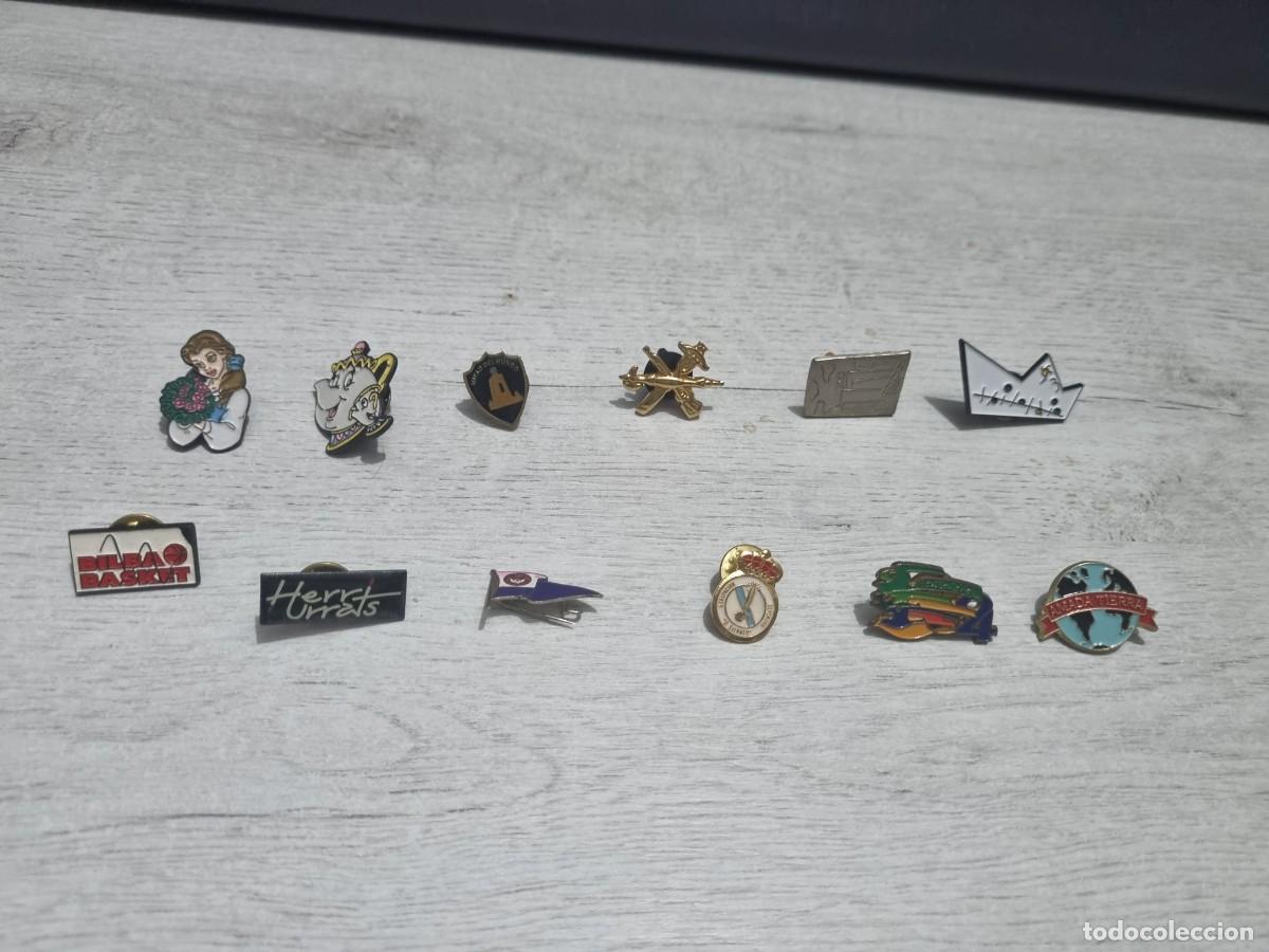 Militaria: Lote de 12 pines variados