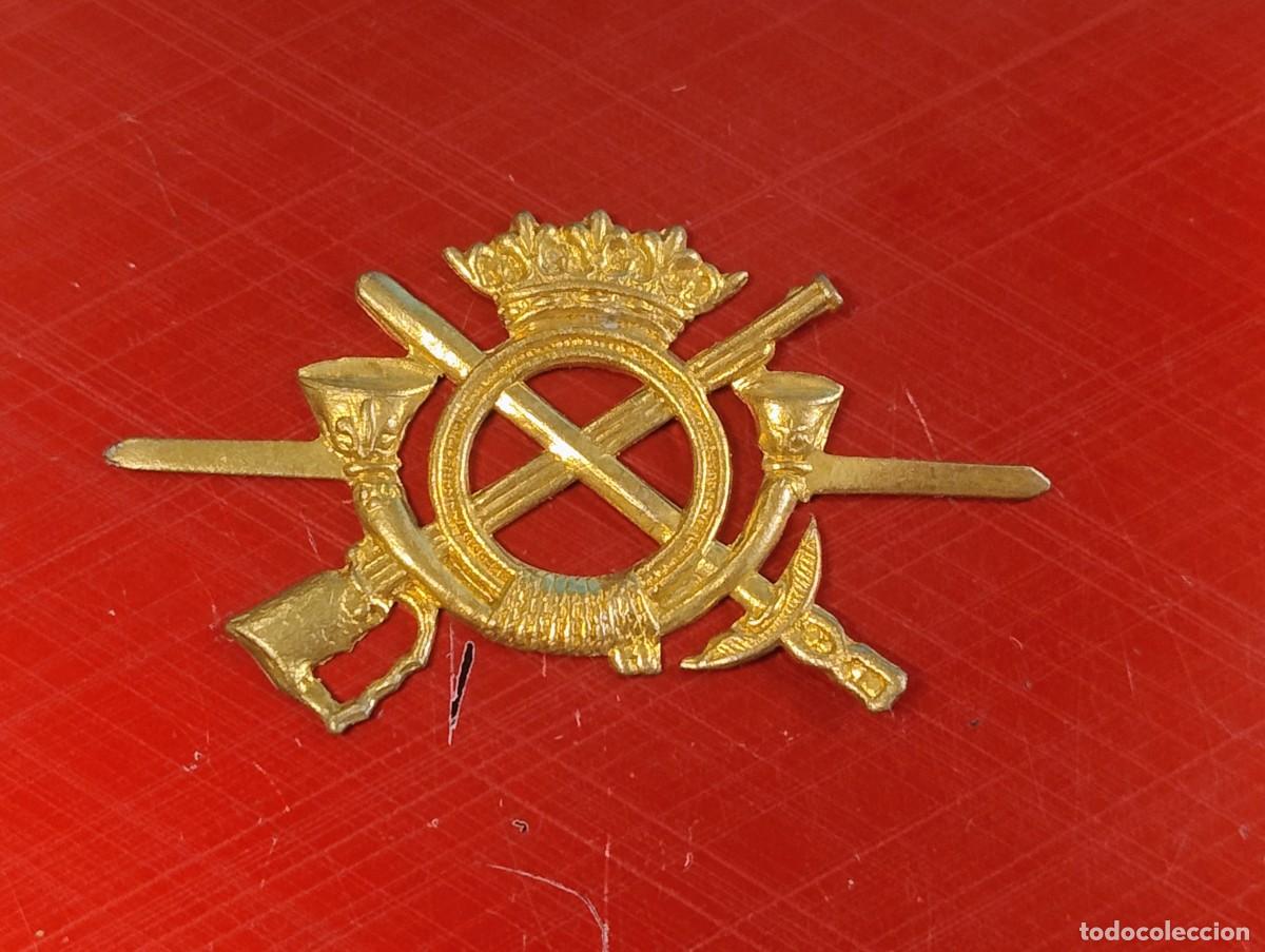 Militaria: Insignia militar ejercito espa&ntilde;ol infanter&iacute;a.