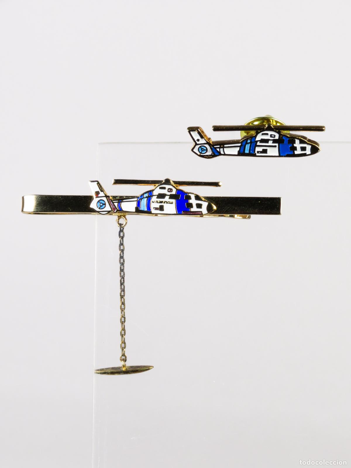Militaria: Pisacorbatas pin Helic&oacute;ptero metal esmaltado blanco y azul segunda mitad S XX