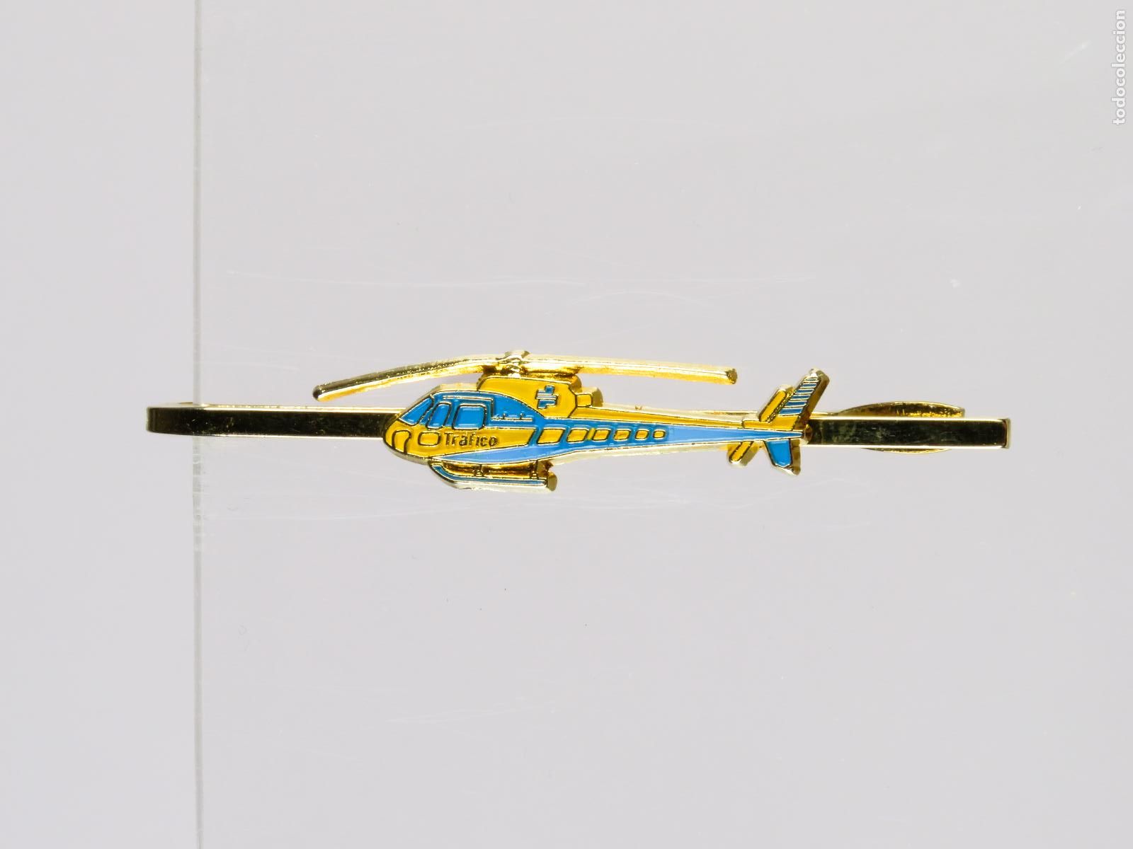 Militaria: Pisacorbatas helic&oacute;ptero Tr&aacute;fico polic&iacute;a metal dorado esmalte segunda mitad S XX