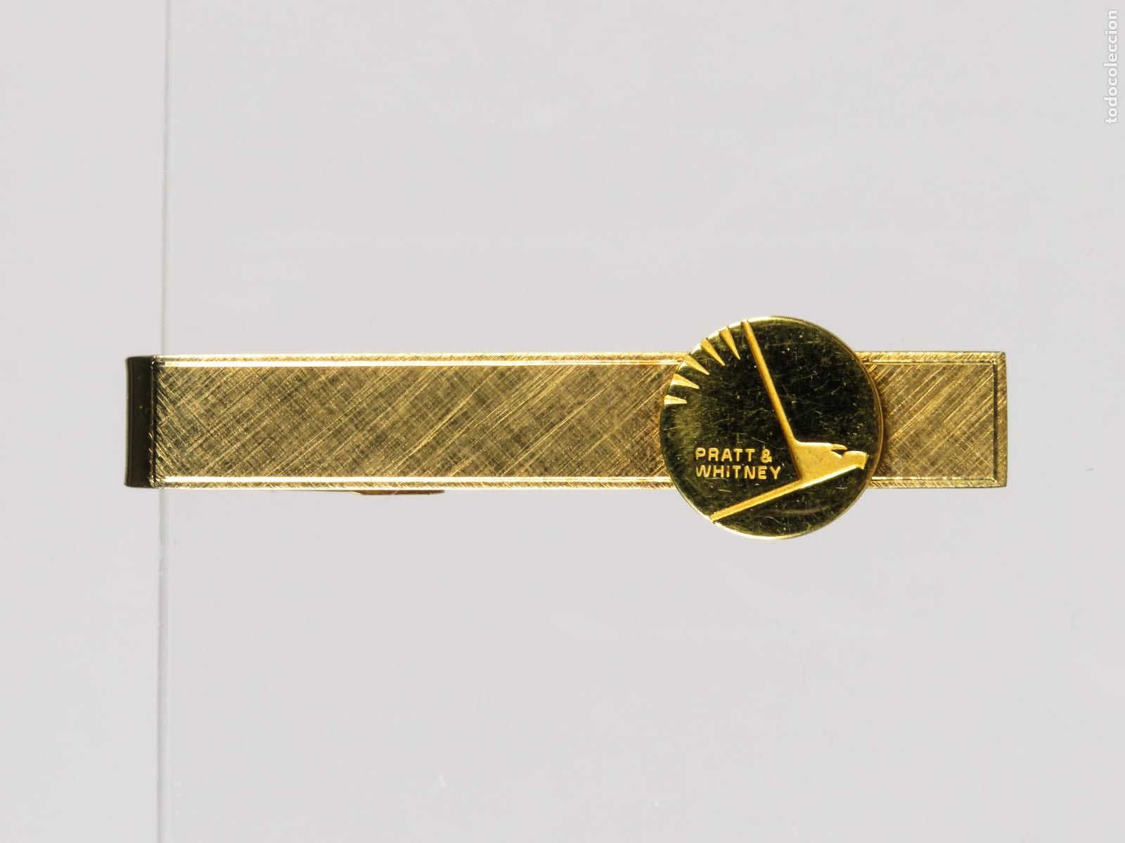 Militaria: Pisacorbatas pinza anagrama motor avi&oacute;n Pratt & Whitney compa&ntilde;&iacute;a metal dorado segunda mitad S XX