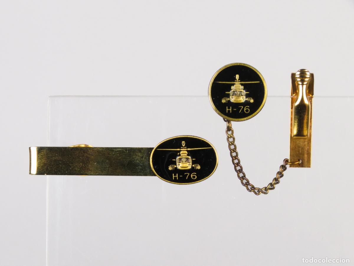 Militaria: Pisacorbatas pinza y pin helic&oacute;ptero H 76 metal dorado segunda mitad S XX