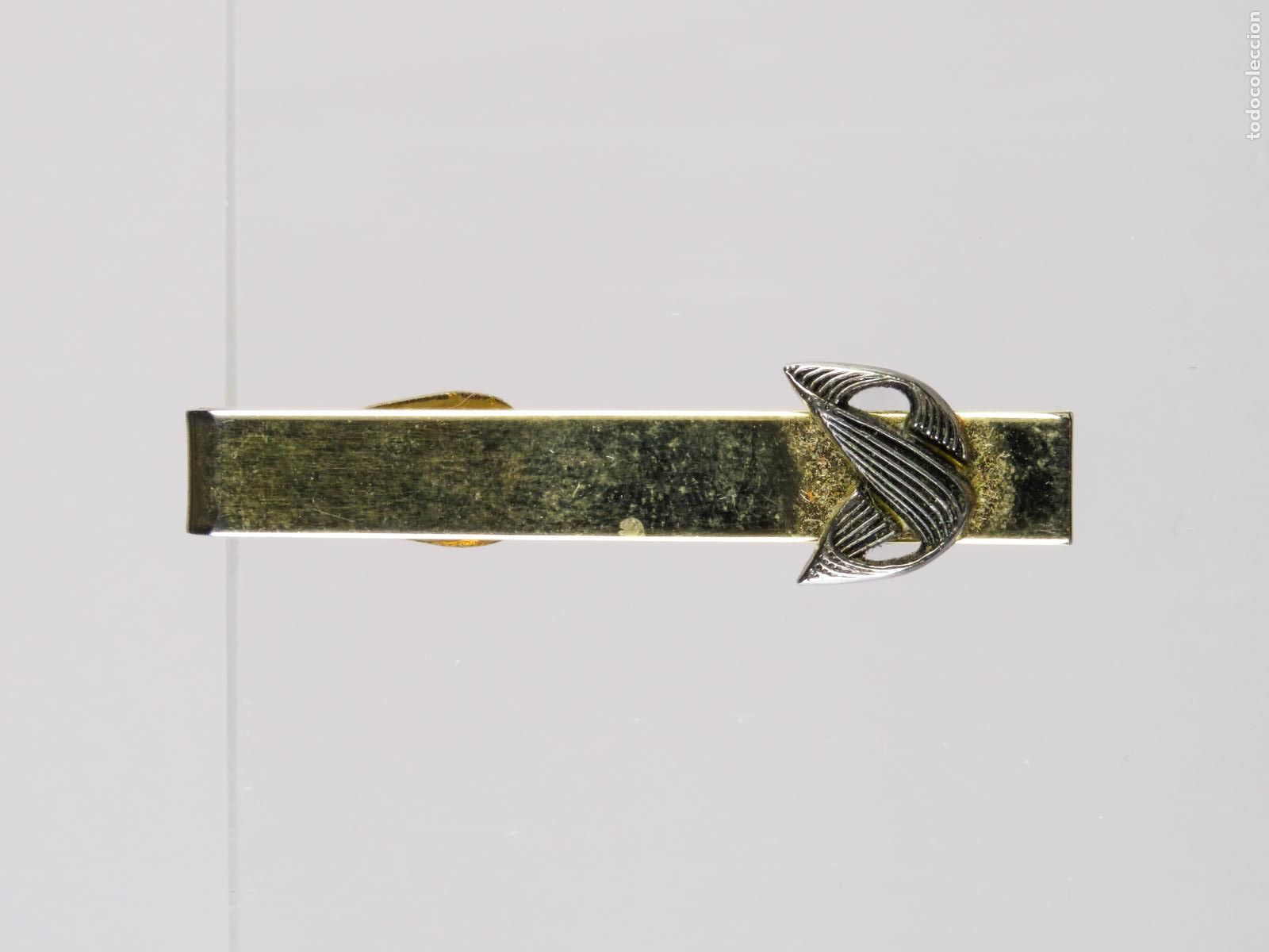 Militaria: Pisacorbatas pinza aviaci&oacute;n anagrama metal dorado segunda mitad S XX