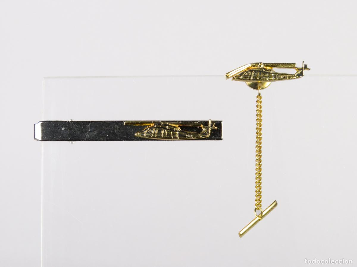 Militaria: Pisacorbatas pinza y pin helic&oacute;ptero S 76 metal dorado segunda mitad S XX