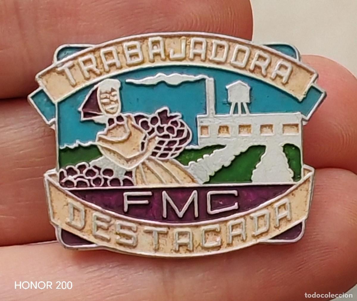 Militaria: Insignia Broche de Trabajadora Destacada de la FMC- Federaci&oacute;n de Mujeres Cubana - A&ntilde;os 60-70
