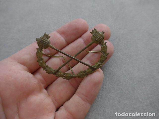 Militaria: Antiguo emblema de tirador selecto de granadas de fusil de Alfonso XIII, Republica y guerra civil