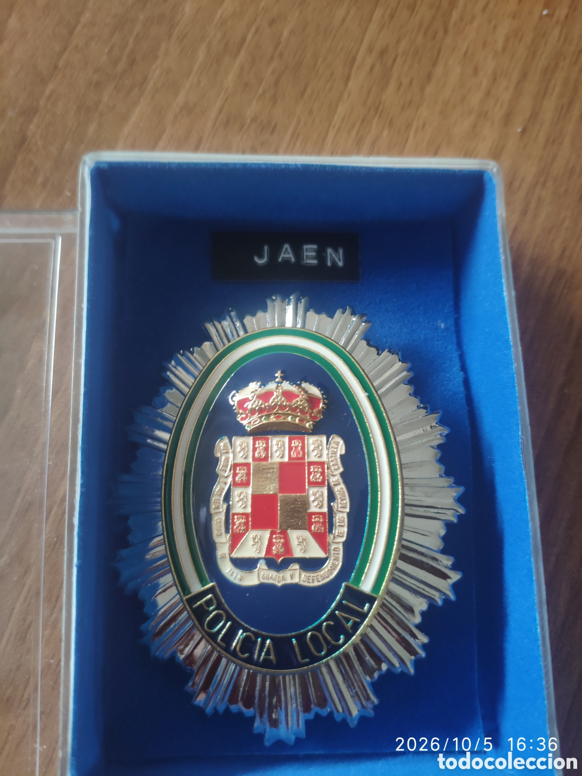 Military Antiques: Placa insignia Polic&iacute;a local jaen